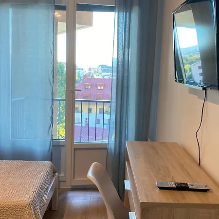 Portes De La Vielle - 3 Bedrooms & Parking Apartment *