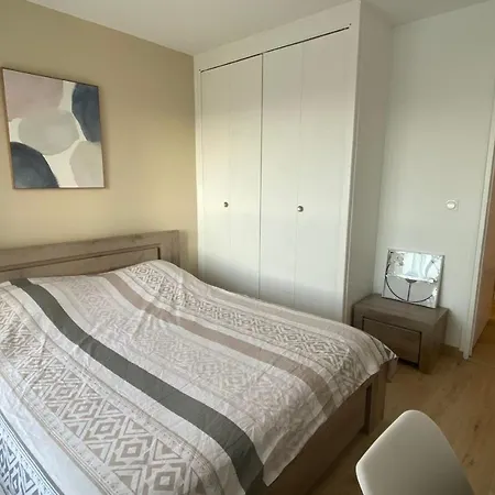 Portes De La Vielle - 3 Bedrooms & Parking Apartment